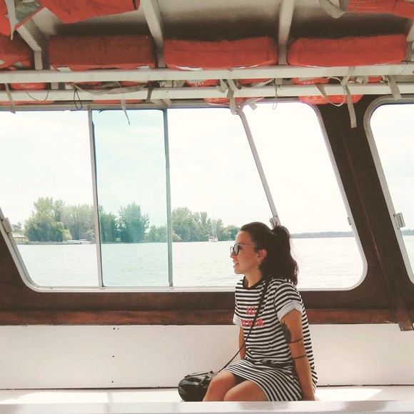 Meet your Posher, Julie-kim - Picture 1 of 1